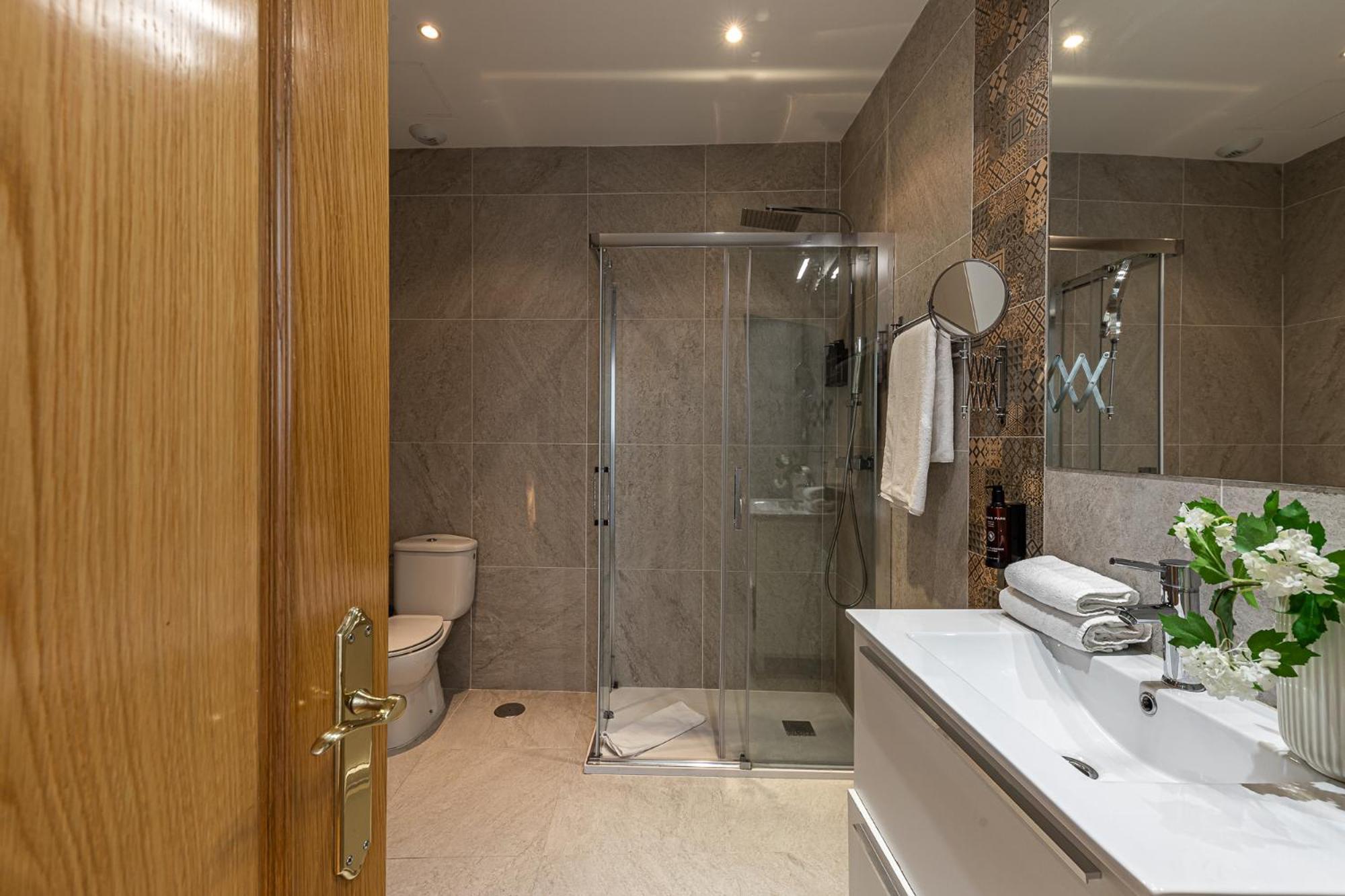 Waou Apartamentos En Sol Confort 7 มาดริด ภายนอก รูปภาพ